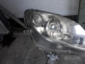 FARO DESTRO ALLO XENON LANCIA Phedra 1Â° Serie 149