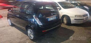 Lancia ypsilon 2 serie diva