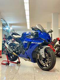 YAMAHA R1 2020 AKRAPOVIC OHLINS BREMBO FINANZIABIL