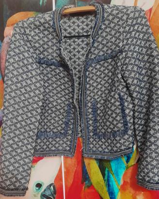 Giacchetta con frange e tasche vistosa