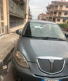 AUTO LANCIA YPSISOLON