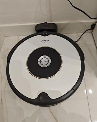 Robot aspirapolvere roomba 605 con scatola
