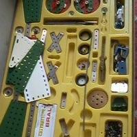 GIOCHI educ.VINTAGE Tavolo e costruzioni.Dai '50s
