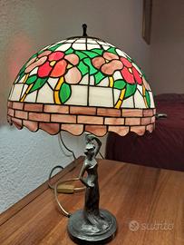 Lampada da tavolo stile Tiffany