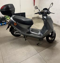 Scooter elettrico Yadea C1S Pro