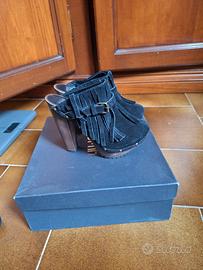 Zoccoli chiusi camoscio nero-blu