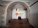 particolare-locale-commerciale-in-pietra