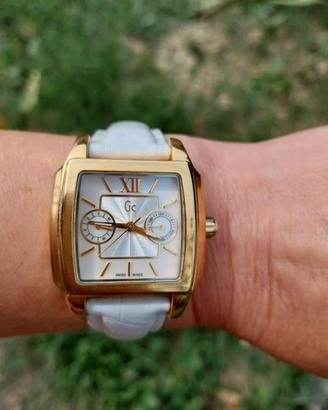 Orologio donna Guess Gc multifunzioni 35x45 mm 