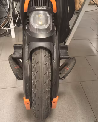 Inmotion v11 monowheel