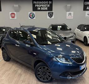 Lancia Ypsilon 1.0 FireFly 5 porte S&S Hybrid Silv