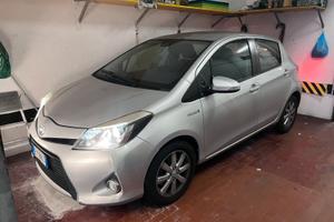 Toyota Yaris Hybrid 1.5 2015
