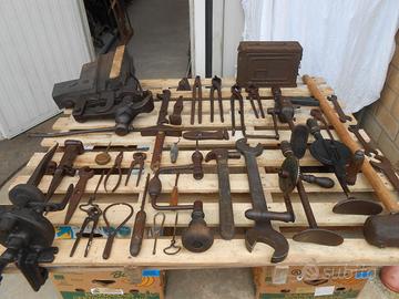 Attrezzi da fabbro d'epoca