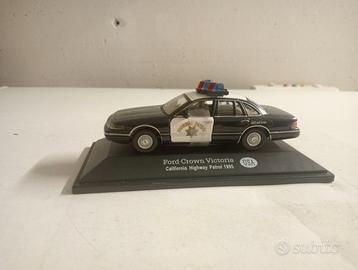 Modellino Ford Crown Victoria scala 1:43