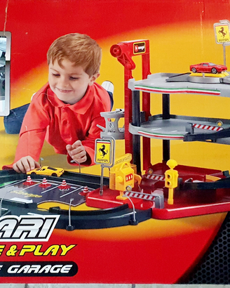 Gioco Garage Ferrari Race & Play