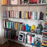 Libreria design molto leggera e molto stabile