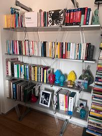 Libreria design molto leggera e molto stabile