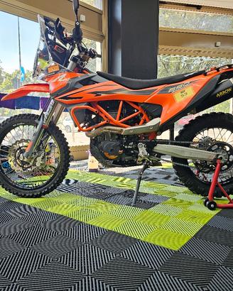 KTM 690 Enduro R 2023 - allestimento rally