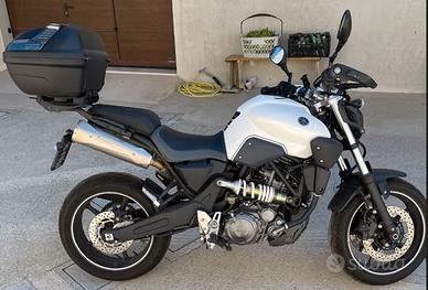 YAMAHA MT 03