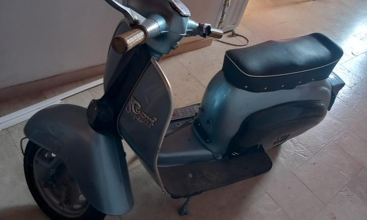 Vespa super capri 125