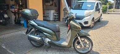 moto  honda sh 300 pronti via