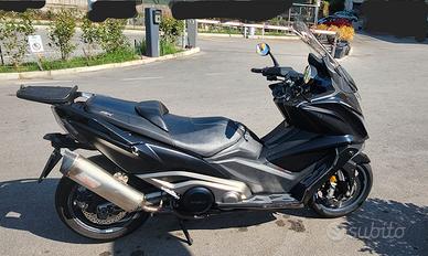 Kymco AK 550