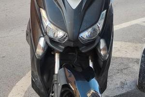 Yamaha X-Max 400