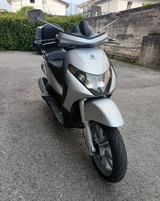 Beverly 250