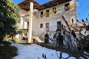 CASA SEMINDIPENDENTE A COLLERETTO GIACOSA