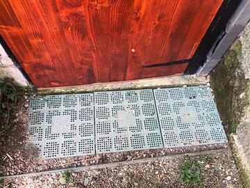 Mattonelle di plastica per giardino