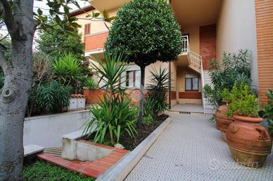 3 LOCALI A POTENZA PICENA