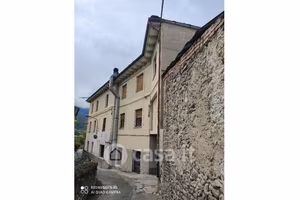 Lotto edificio /terreno strada crou,4 ex Tripoli