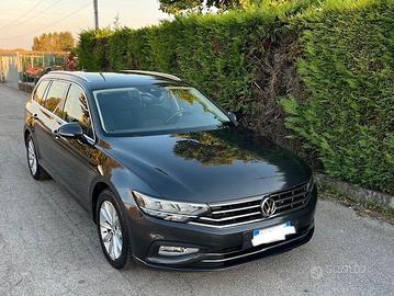 Volkswagen Passat Variant 1.6 TDI SCR DSG Business