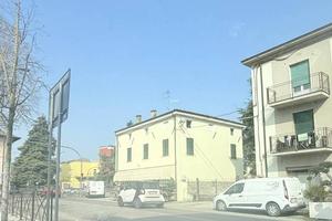 BASILICANOVA (PR)- NEGOZIO / UFFICIO CENTRO PAESE