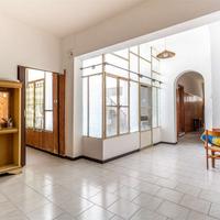 Ampia semindipendente con cortile e terrazza