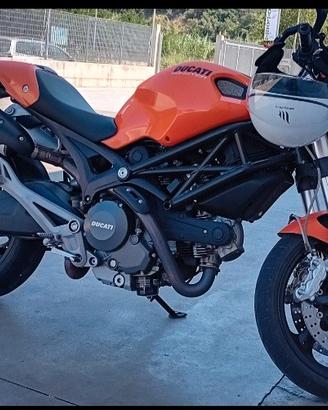 ducati monster 696