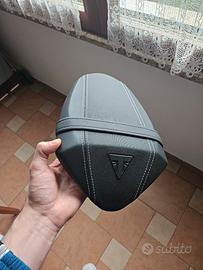 Sella passeggero Street Triple 765 R/RS post 2020