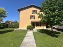 villa-di-220-m²-con-piu-di-5-locali-e-box-auto-a-m