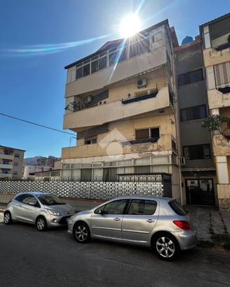 3 LOCALI A PALERMO