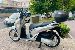 HONDA SH 300 i TUTTO INCLUSO ANCHE PASSAGGIO! MI