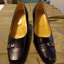 Scarpe nuove firmate n. 38