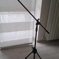 Asta microfonica a giraffa con treppiede