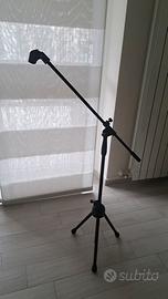 Asta microfonica a giraffa con treppiede