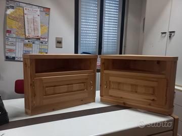 Angolari in legno