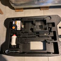 Kit per gonfiare gomma bucata