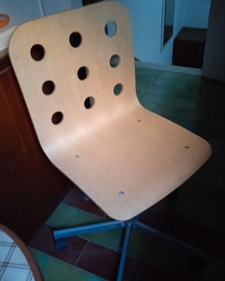 Sedia in legno Ikea con ruote