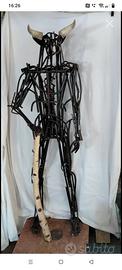 scultura minotauro in ferro 