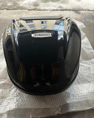 Bauletto Piaggio- nero lucido con kit montaggio