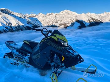 Motoslitta polaris khaos matrix 850