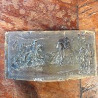 Antica tabacchiera in osso incisa XVIII battaglia