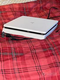 Ps4 con (GTA V ) per il prezzo contattami